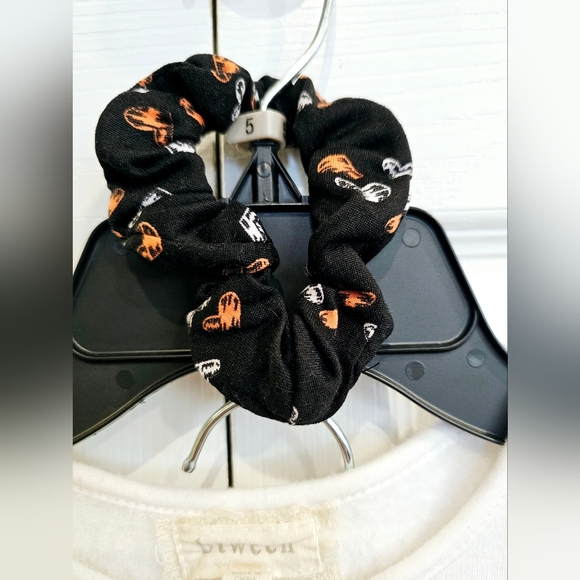 Girls Fall Outfit with Scrunchie Size 5 - Picture 3 of 6